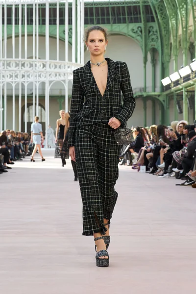 Look 44